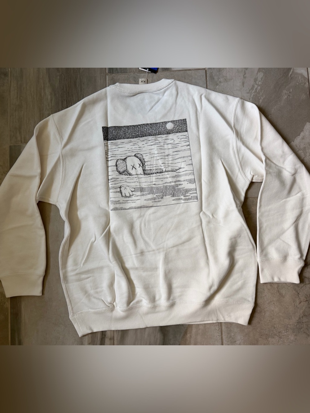 Uniqlo x Kaws UT White Sweatshirt Long Sleeve Size XL Brand New with Tags